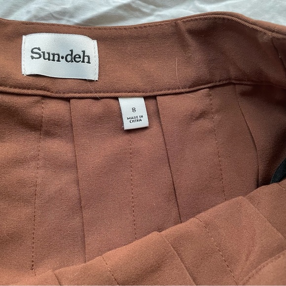 Sun-deh Sunday Best Aritzia Cognac Brown Olive Mini Pleated Skirt - Size 8 - Picture 6 of 8